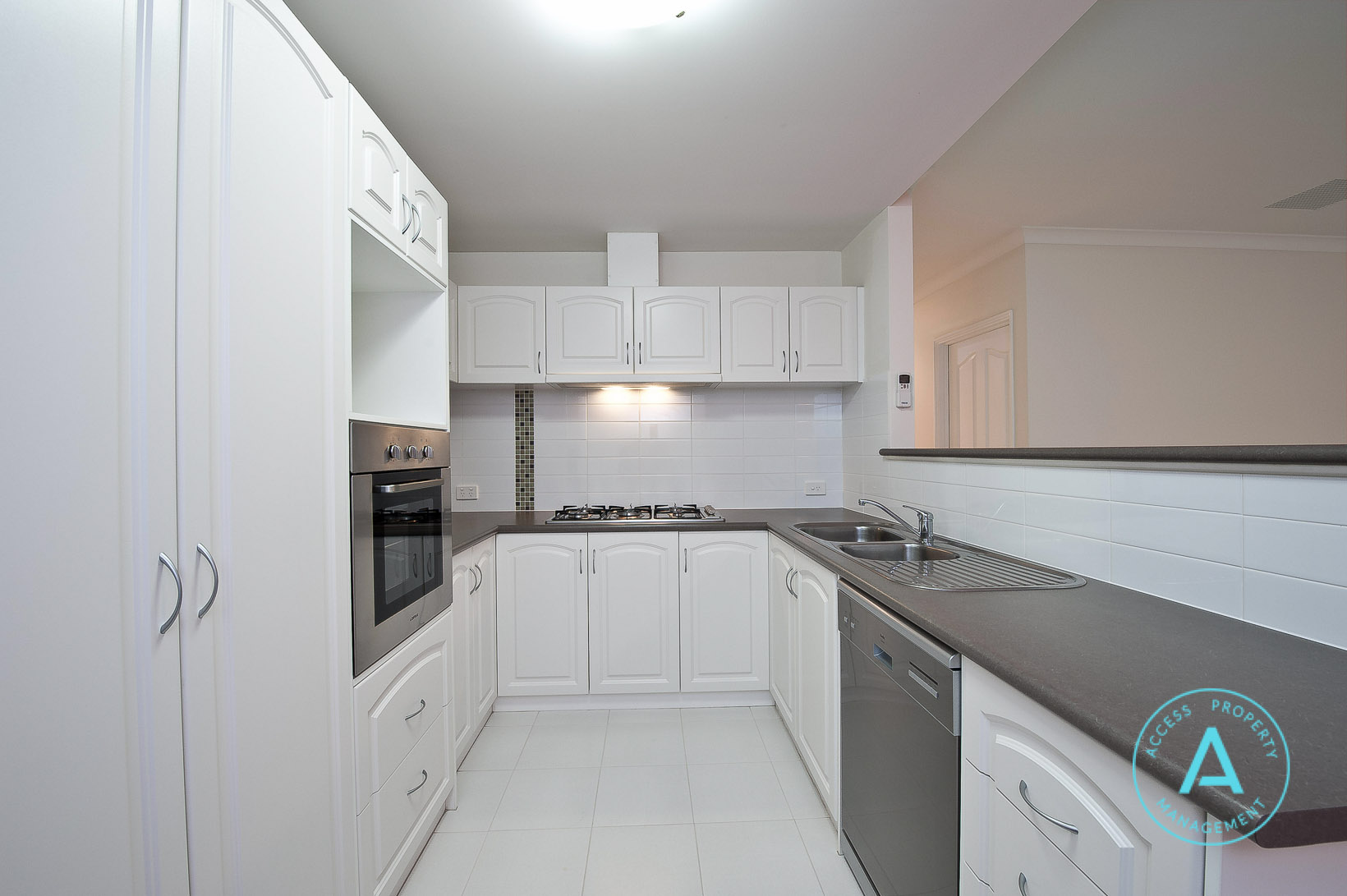 Access Property Management 7/8 Forster Avenue Kitchen