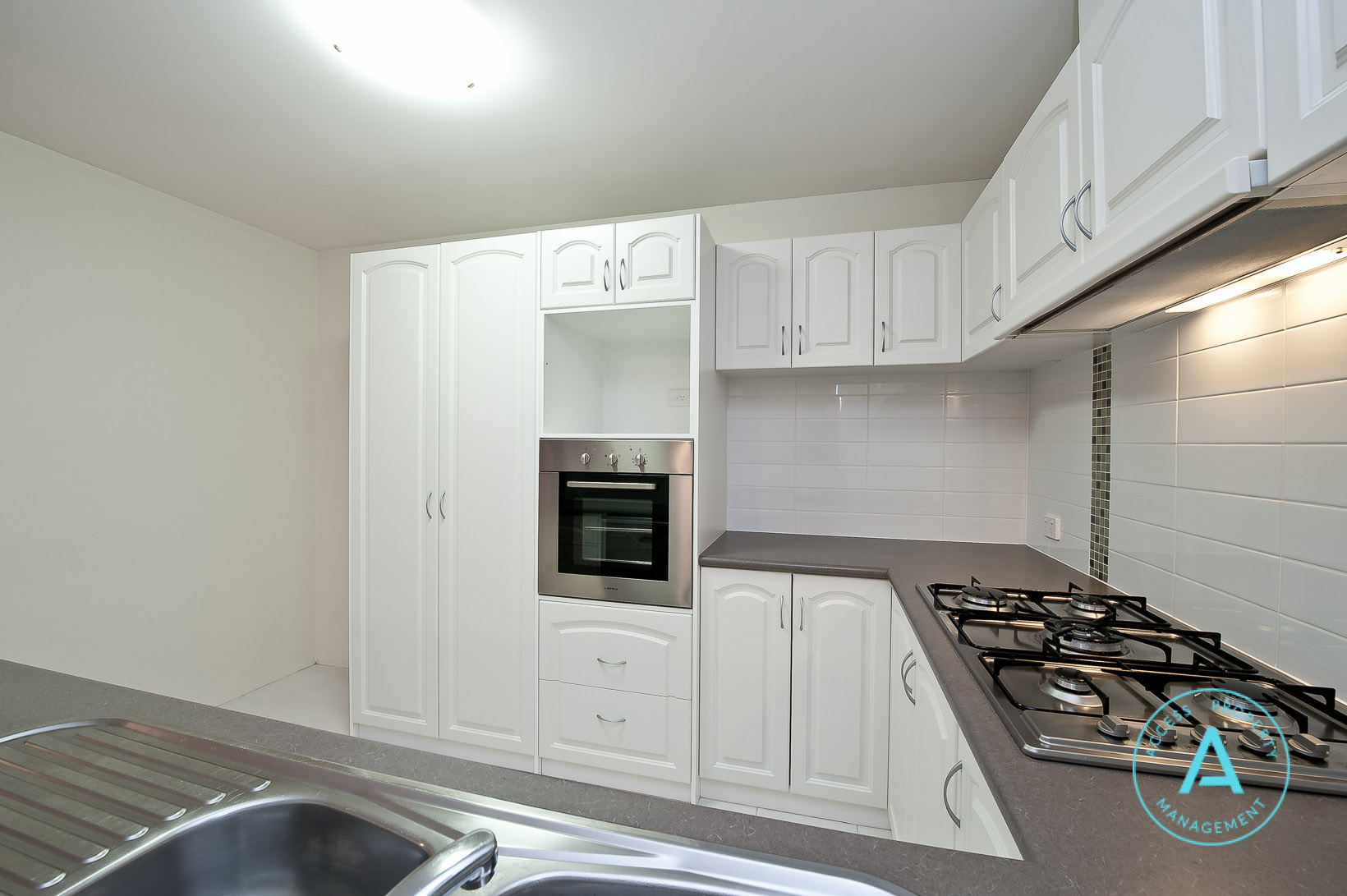 Access Property Management 7/8 Forster Avenue Kitchen